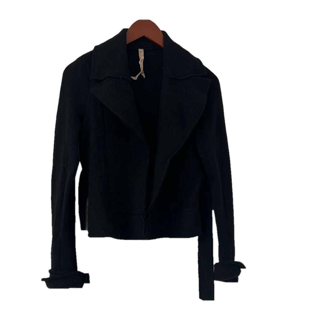 Black Tailored Cropped Blazer with Notched Lapel